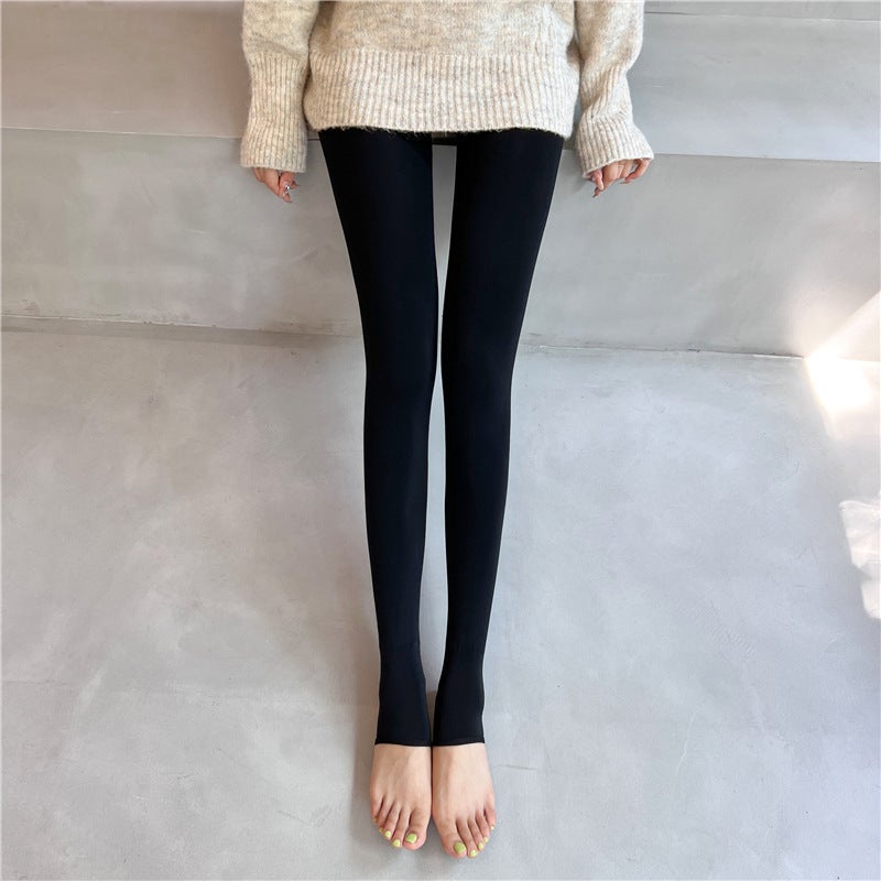 Winter Fleece-Lined Invisible Tights 720D Womens Black foot  - Image 1