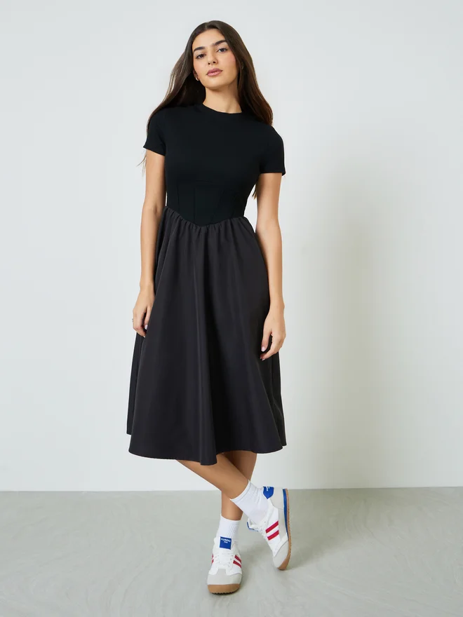 Styli Styli Black Corset Waist A-Line Midi Dress