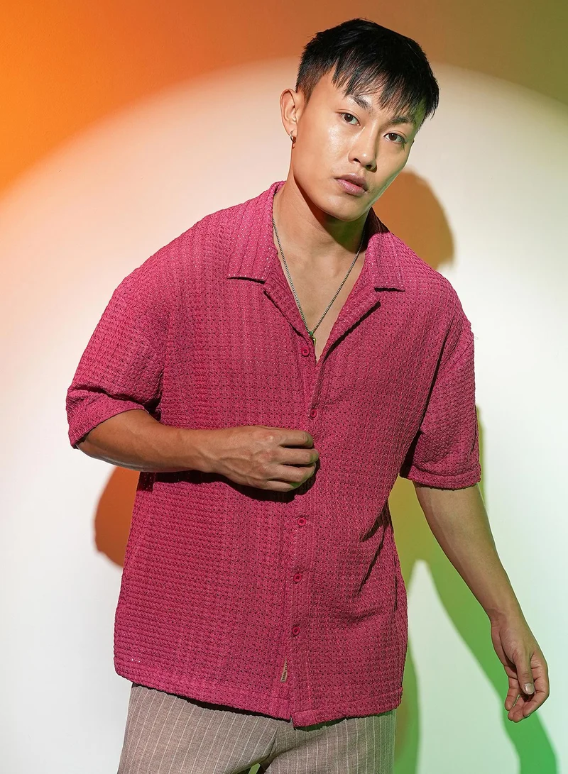 Campus Sutra Campus Sutra Men's Crimson Red Hollow Knit Oversized Shirt For Casual Wear | Cuban Collar | Short Sleeve | Button Closure | Oversized Shirt Crafted With Comfort Fit For Everyday Wear