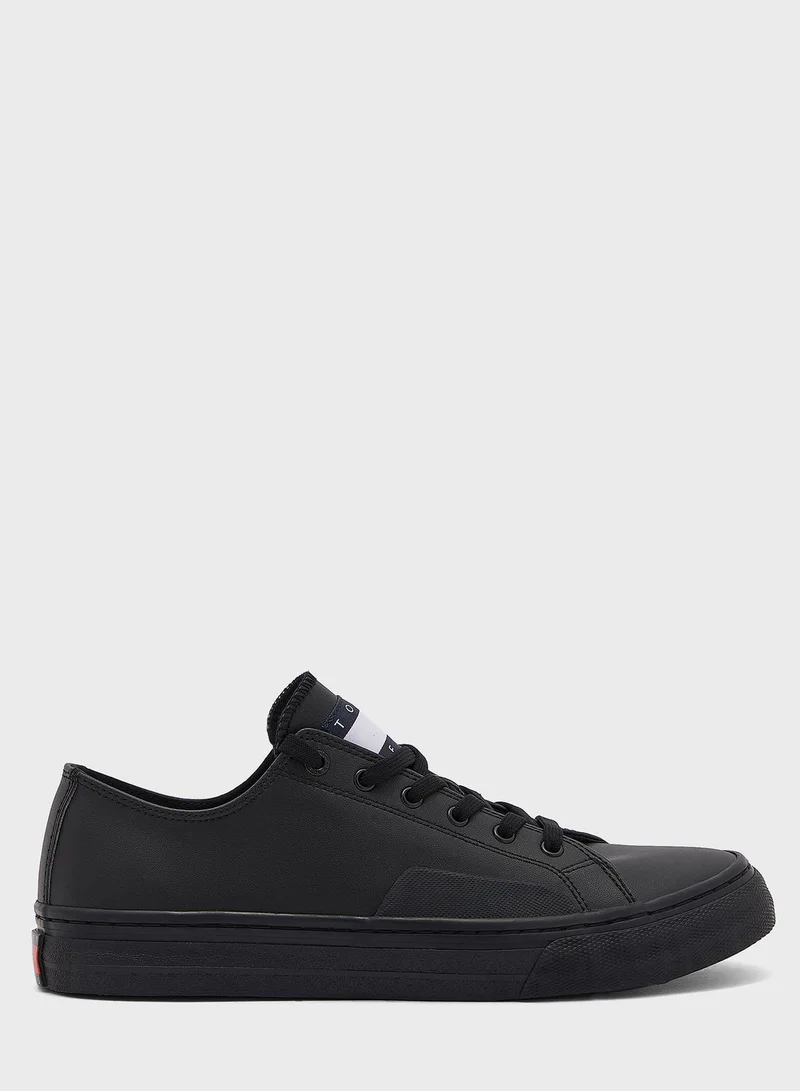 TOMMY JEANS Essential Low Cut Low Top Sneakers