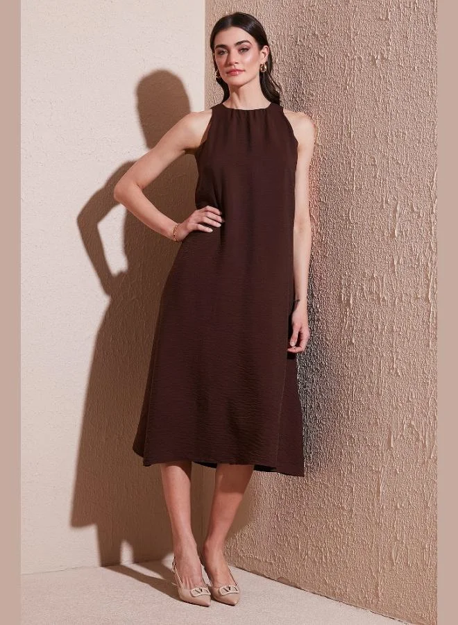 ليلا فستان ليلا متوسط الطول بياقة هالتر بقصة عادية للنساء