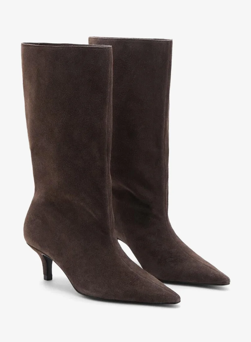 مانجو بوت للكاحل من جلد الغزال بكعب رفيع