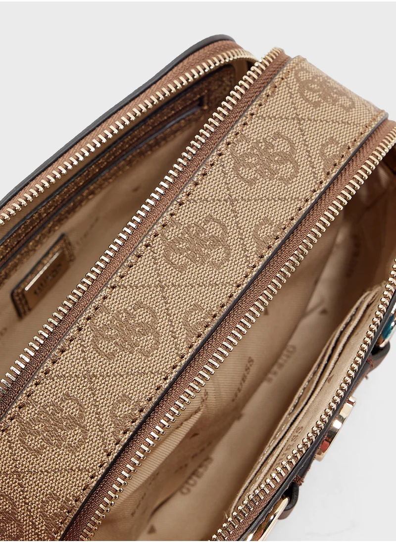 جس Izzy Camera Bag Crossbody