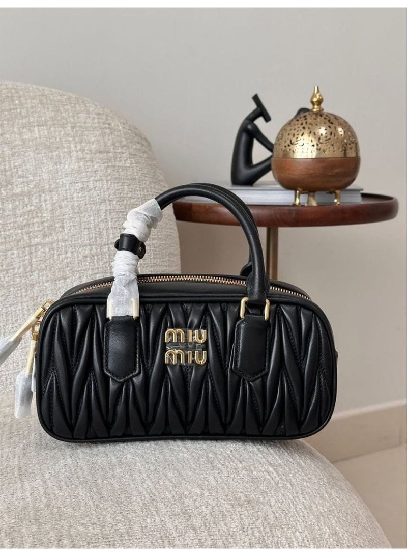 مياو مياو شنطه يد حريمى كلاسيكى ويد قابله للتعديل - Image 1