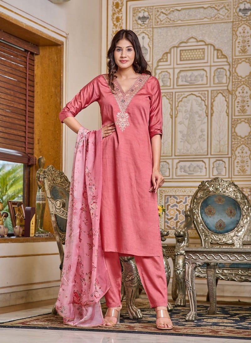 Women Embroidered Chanderi Light Pink Kurta with Pant and Dupatta Set  - Image 4
