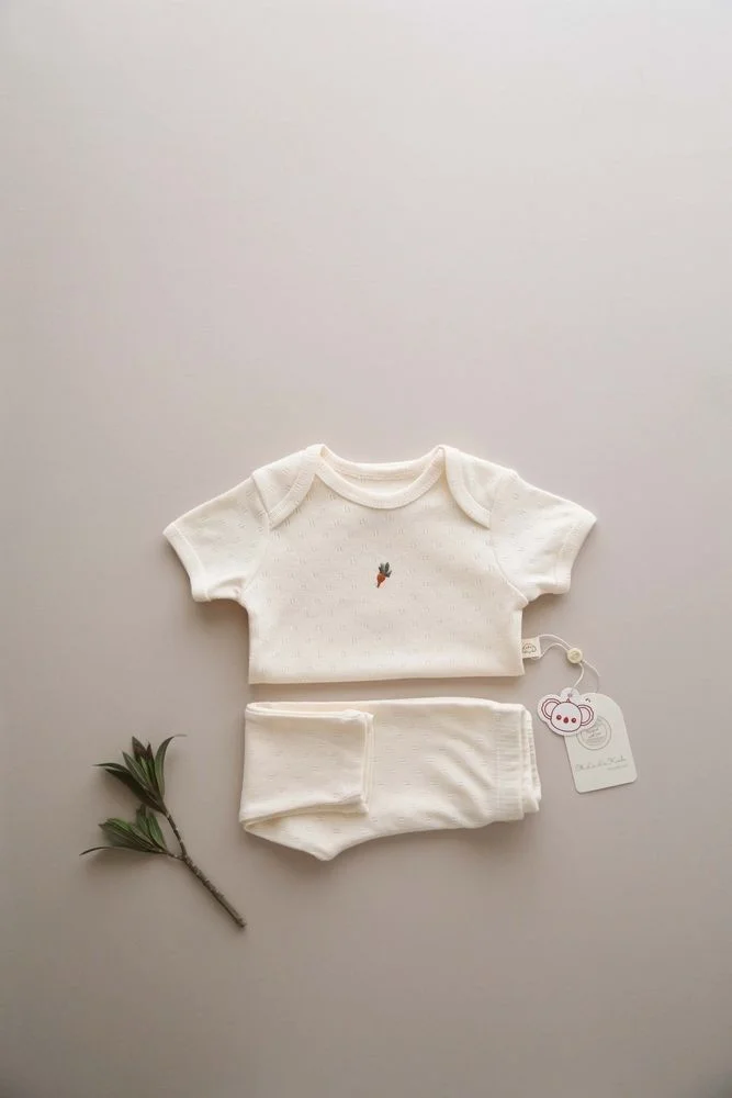 اوهلالا كوالا Beetroot Embroidered Baby Bodysuit - Tights Set