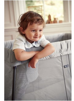 BABYBJORN سرير السفر باللون الفضي الفاتح  - Image 4