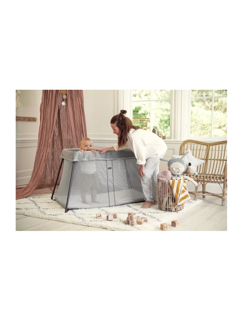 BABYBJORN Travel Cot Light With Fitted Sheet - Silver