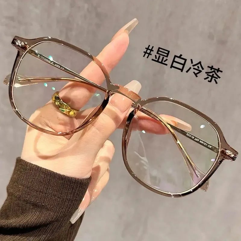 Anti-Blue Light Presbyopia Photochromic Mirror Cross-Border Far and Near Dual-Use Multi-Focus Presbyopia Large Frame Fashionable Presbyopia Glasses - Image 2