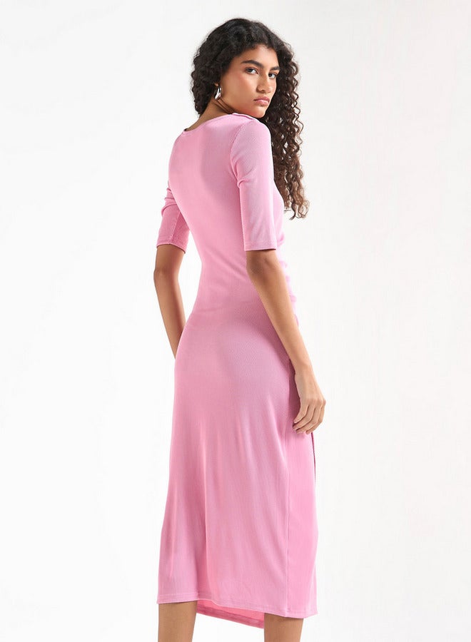 سبلاش فيڤ فستان بقصّة ضيّقة بارز الملمس بياقة مربعة وحافة توليب - Image 3