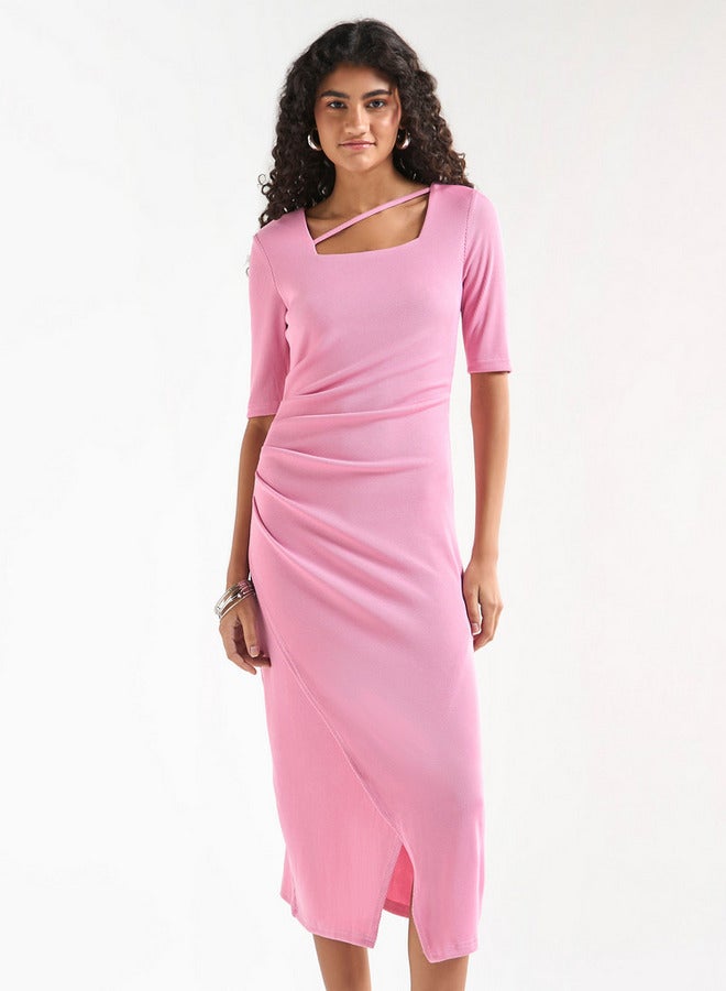 سبلاش فيڤ فستان بقصّة ضيّقة بارز الملمس بياقة مربعة وحافة توليب - Image 1