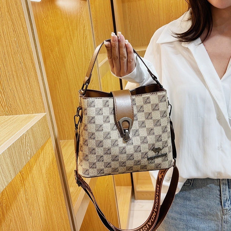 High-End Printed Bucket Bag Large-Capacity Retro Letter Armpit Bag Pu Texture Single Shoulder Crossbody Bag - Image 5