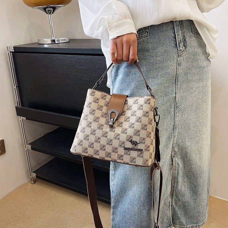 High-End Printed Bucket Bag Large-Capacity Retro Letter Armpit Bag Pu Texture Single Shoulder Crossbody Bag - Image 4