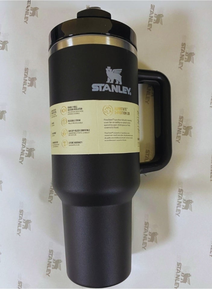 ستانلي كوب ستانلي سعة ٤٠ أونصة | زجاجة ماء سوداء من الفولاذ المقاوم للصدأ مع ماصتين، طقم مانع للانسكاب، جراب مانع للانزلاق، فرشاة ماصة | كوب سفر ستانلي ومجموعة هدايا - Image 4