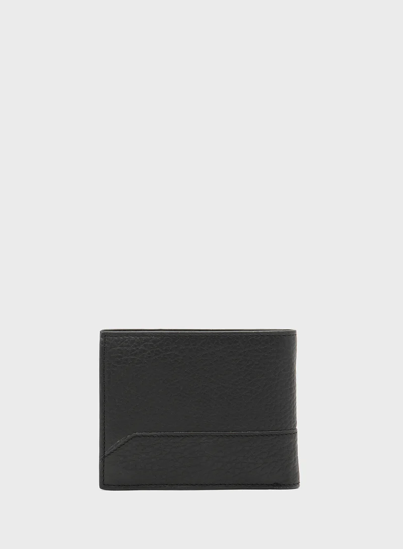 جس Casual Barcellona Bi-Fold Wallet