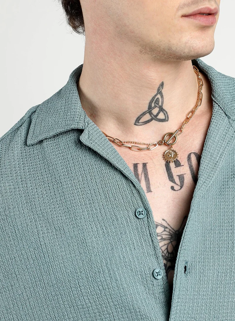 Campus Sutra Men's Teal Green Micro Zig-Zag Shirt | أكمام قصيرة | نمط سادة | مناسب للإطلالات الكاجوال واليومية | طوق منتشر