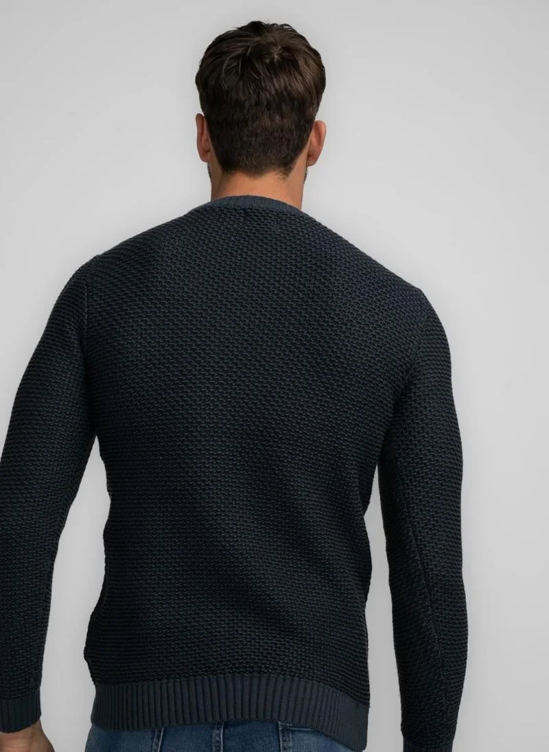 بترول اندستريز كنزة رجالي أساسية بياقة مستديرة