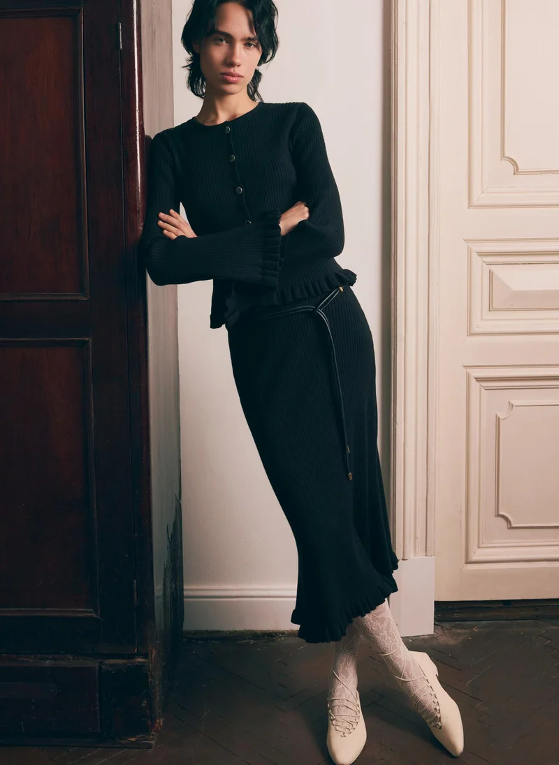 Lichi Ribbed midi knit skirt with ruffles