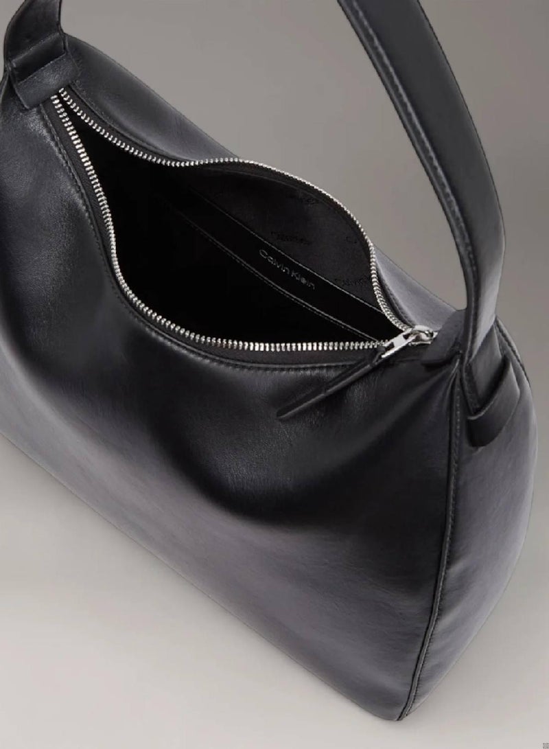 كالفن كلاين شنطة كتف - Image 3