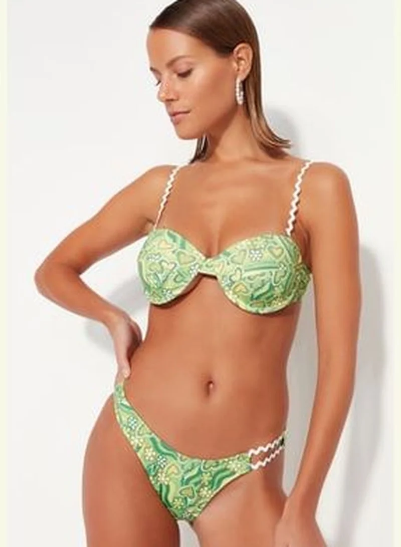 trendyol Floral Patterned Bikini Bottoms with Regular Legs TBESS23BA00124