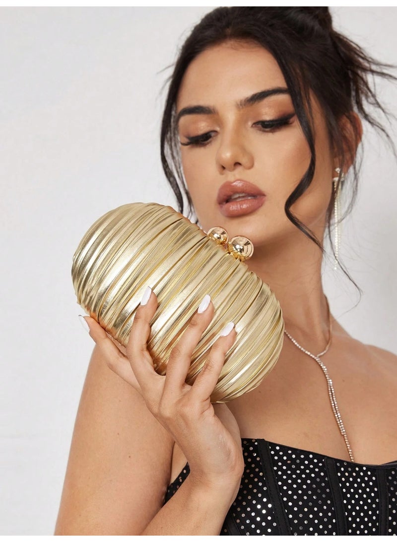 حقيبة سهرة نسائية باللون الذهبي بتصميم عصري أنيق - Image 1