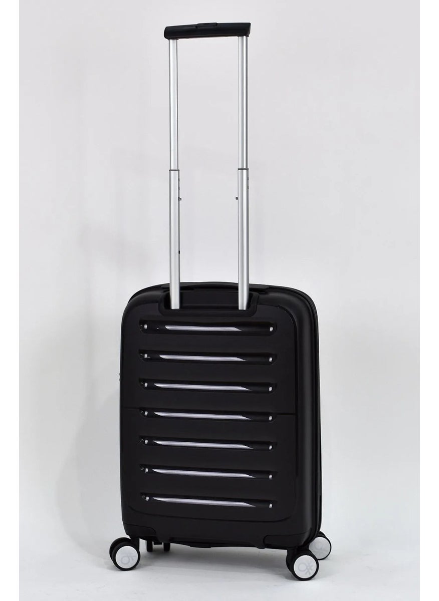 Benetton 1000 Small Size Polypropylene Unbreakable Suitcase Wheeled Suitcase  - Image 5