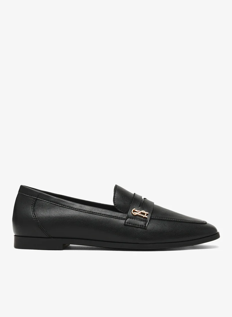 Steve Madden Chaste Close Toe Moccasins