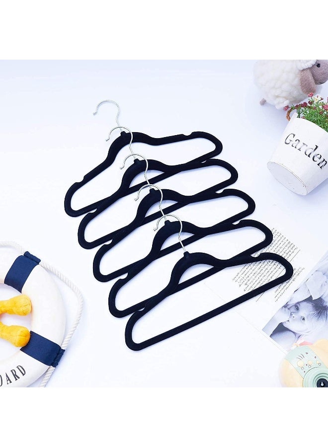 Red Dot Gift مجموعة هدايا ريد دوت® 10-حزمة شماعات مخملية للأطفال - شماعات ملابس حضانة غير قابلة للانزلاق للأطفال، خطاف دوار كروم 360 (أسود، 35 سم) - Image 5