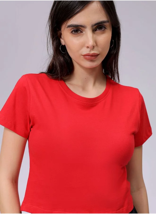 مرفوعة Women Slim Fit Solid Cropped T-Shirt