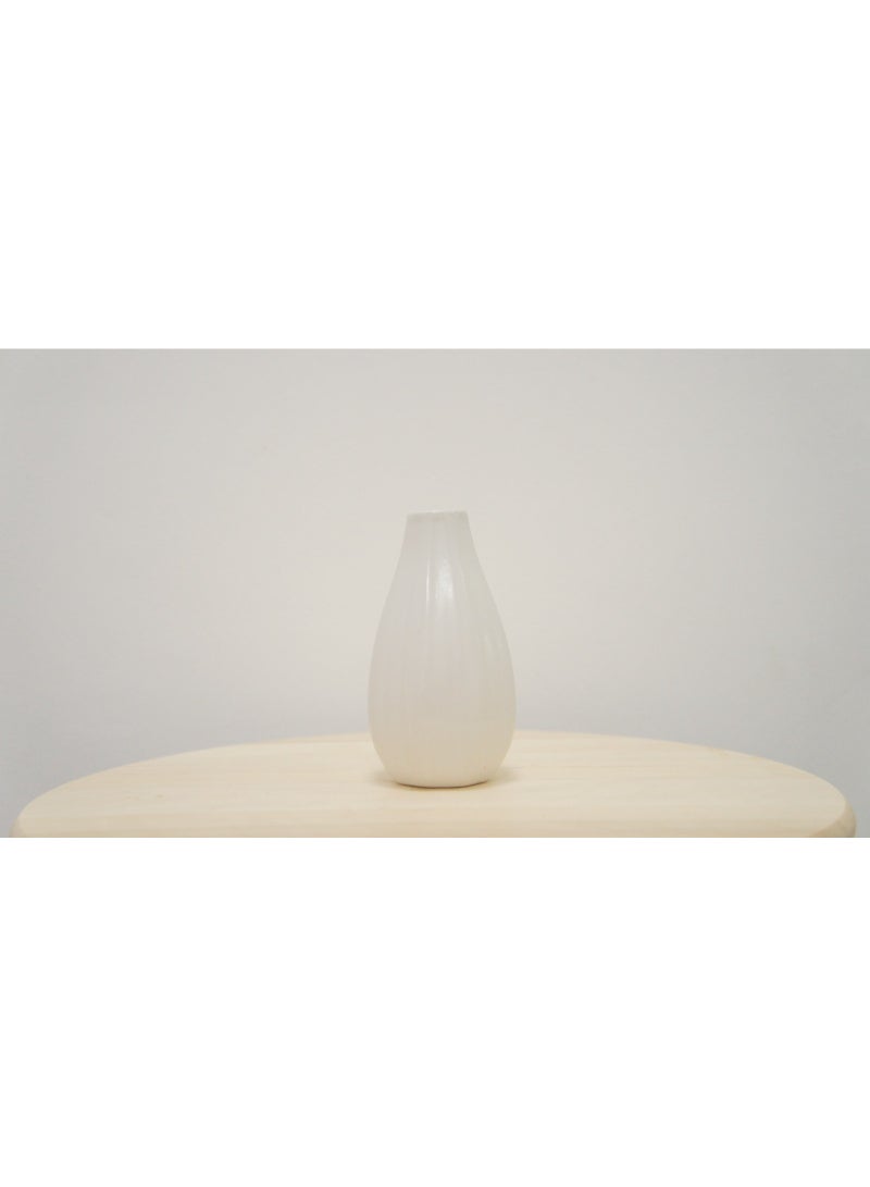 ELEGANT WHITE SPHERE SHAPED CERAMIC VASE