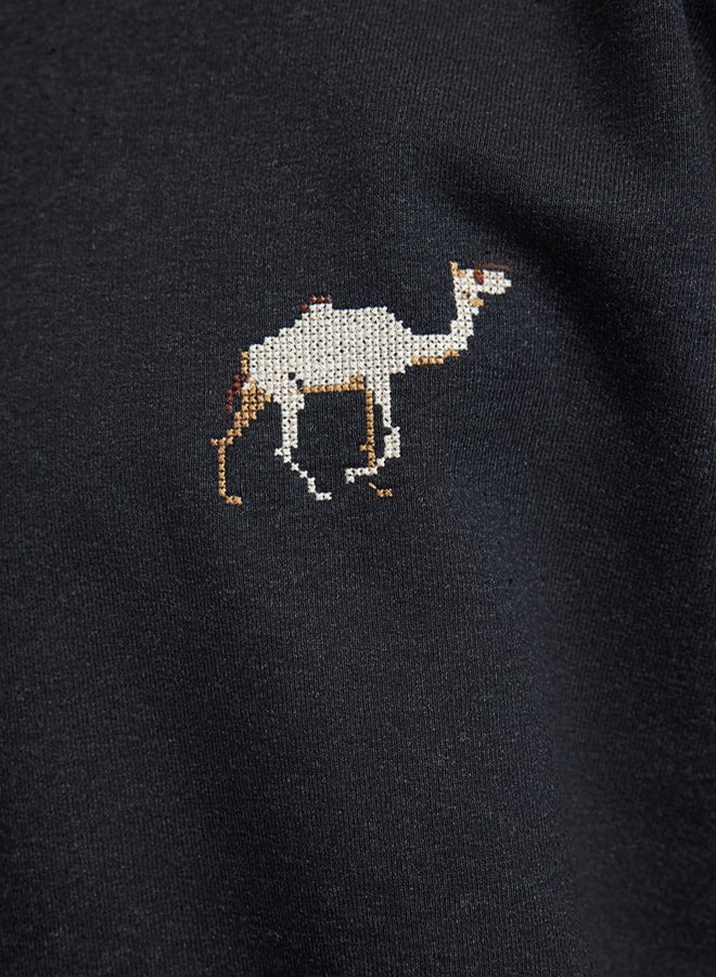 trendyol Anthracite Oversize/Wide Cut Camel Embroidered Polar Fleece Hooded Sweatshirt TMNAW25SW00164 - Image 4