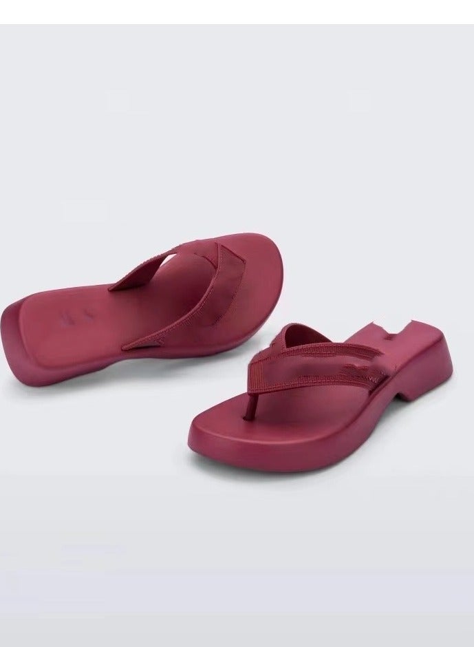 Women's Fashionable Flip Fops For Wearing On The Beach 