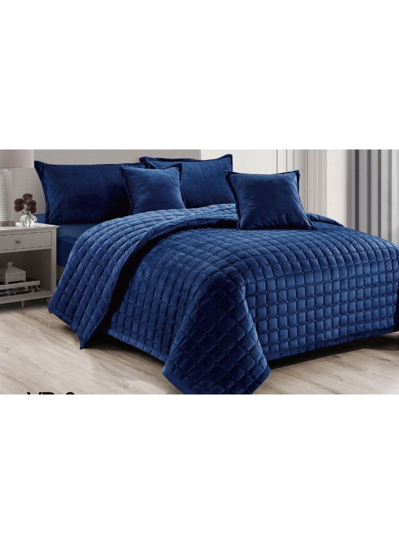 Red Rose Soft velvet   Comforter Set for warmth and comfort, size 170*210 cm - Image 1