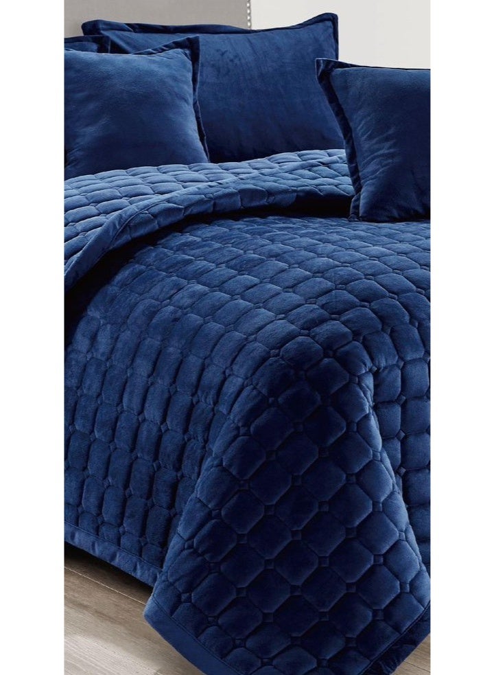 Red Rose Soft velvet   Comforter Set for warmth and comfort, size 170*210 cm - Image 3