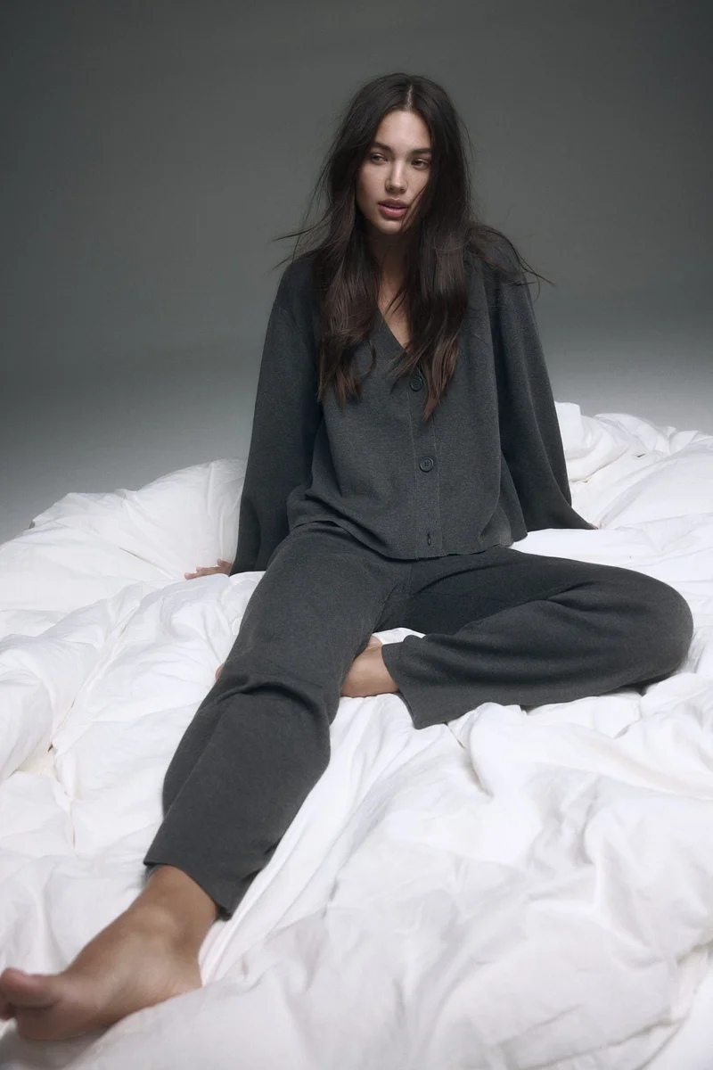 اتش اند ام كارديغان محبوك بتصميم ناعم