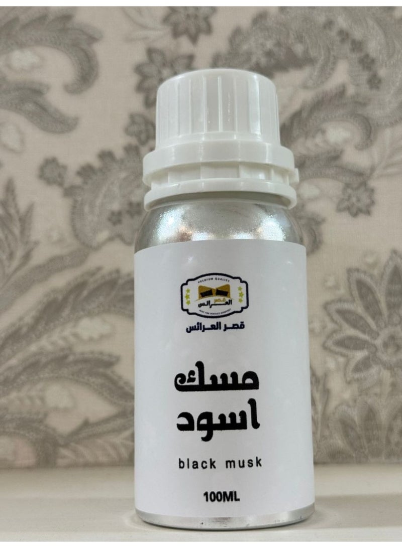 Luxurious black musk