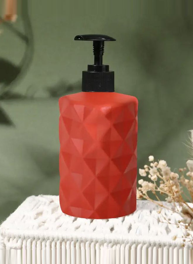 سويس كانتون موزع صابون بلاستيكي فاخر بتصميم نوردك – 15 سم، موزع صابون يدوي ومعقم مع مضخة، تصميم عصري باللونين الأسود والبرتقالي، زجاجة صابون سائلة قابلة لإعادة التعبئة للاستخدام في الحمام والمطبخ، متين وسهل الاستخدام - Image 3
