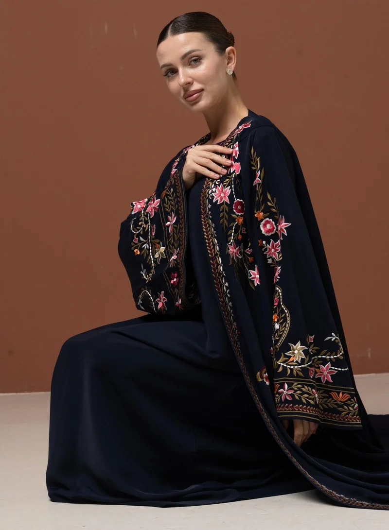 ميم باي ماريا عباية مفتوحة من الأمام