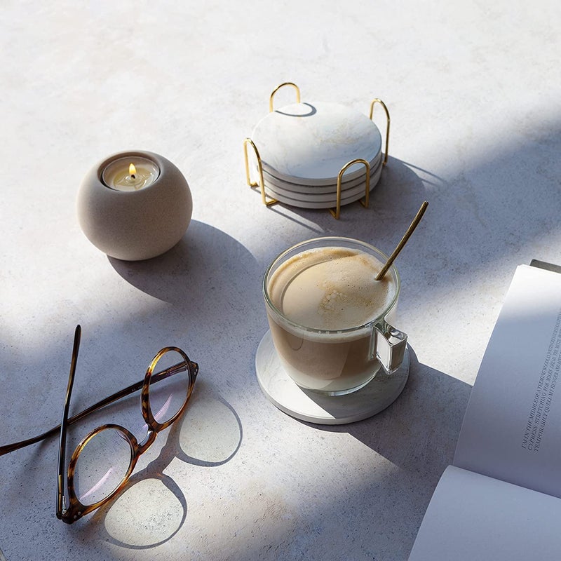 CentraLit طقم كوسترات رخامية بيضاء دائرية من 4 مع حامل - كوسترات بار للنبيذ للطاولة - طقم من 4 كوسترات رخامية يدوية الصنع مع حامل (شكل دائري) (ذهبي) - Image 2