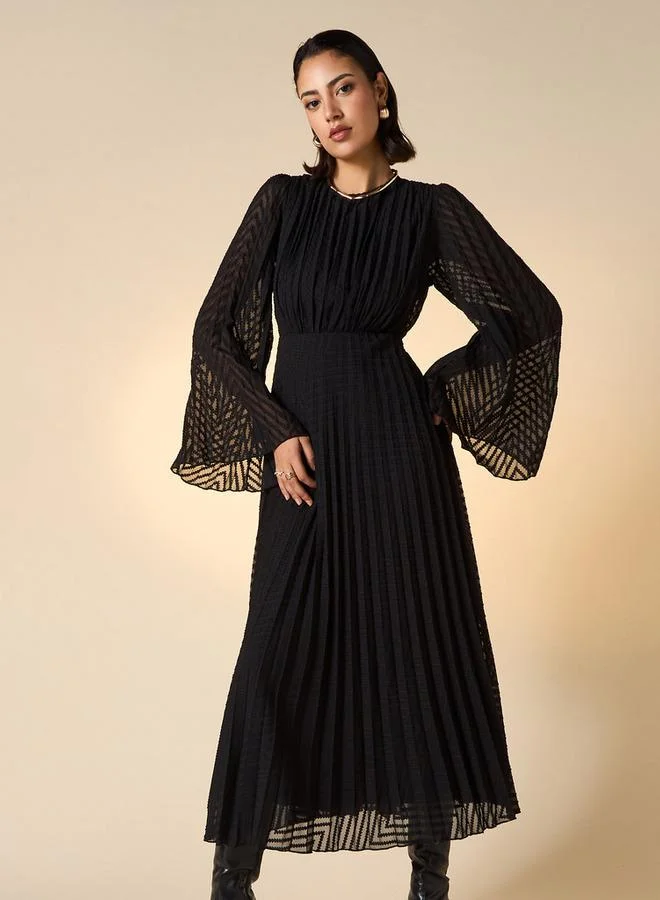 2Xtremz 2Xtremz Pleated Midi Dress with Flared Sleeves