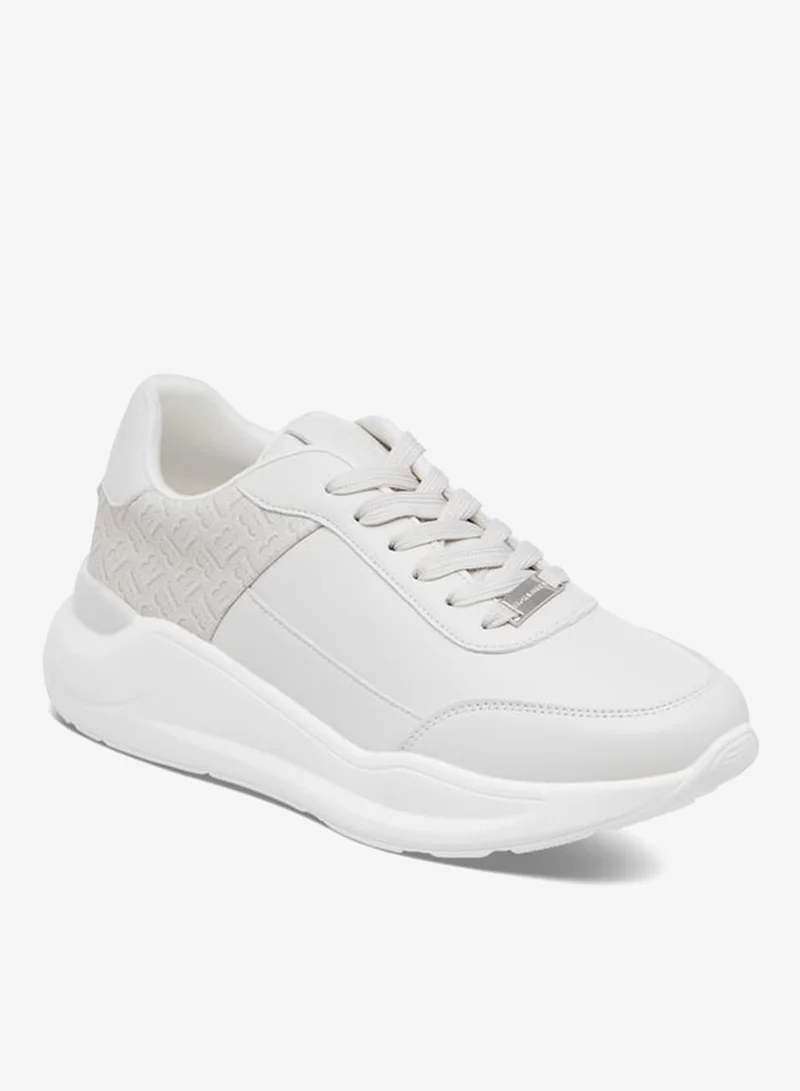 فلورا بيلا من شو إكسبرس سنيكرز نسائي بنقش المونوغرام مع إغلاق برباط