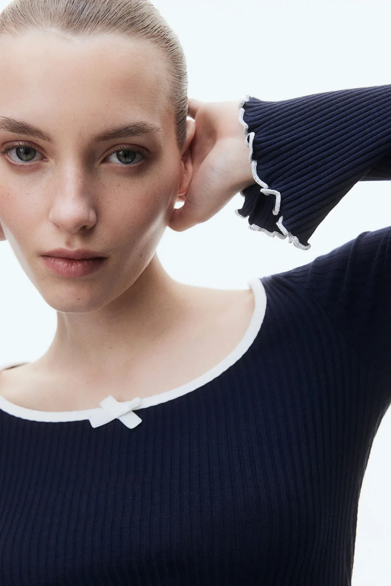 H&M Overlock-detail ribbed top