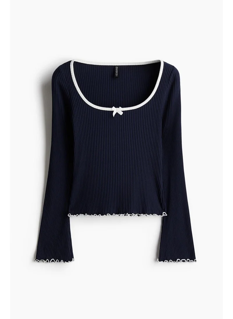 H&M Overlock-detail ribbed top