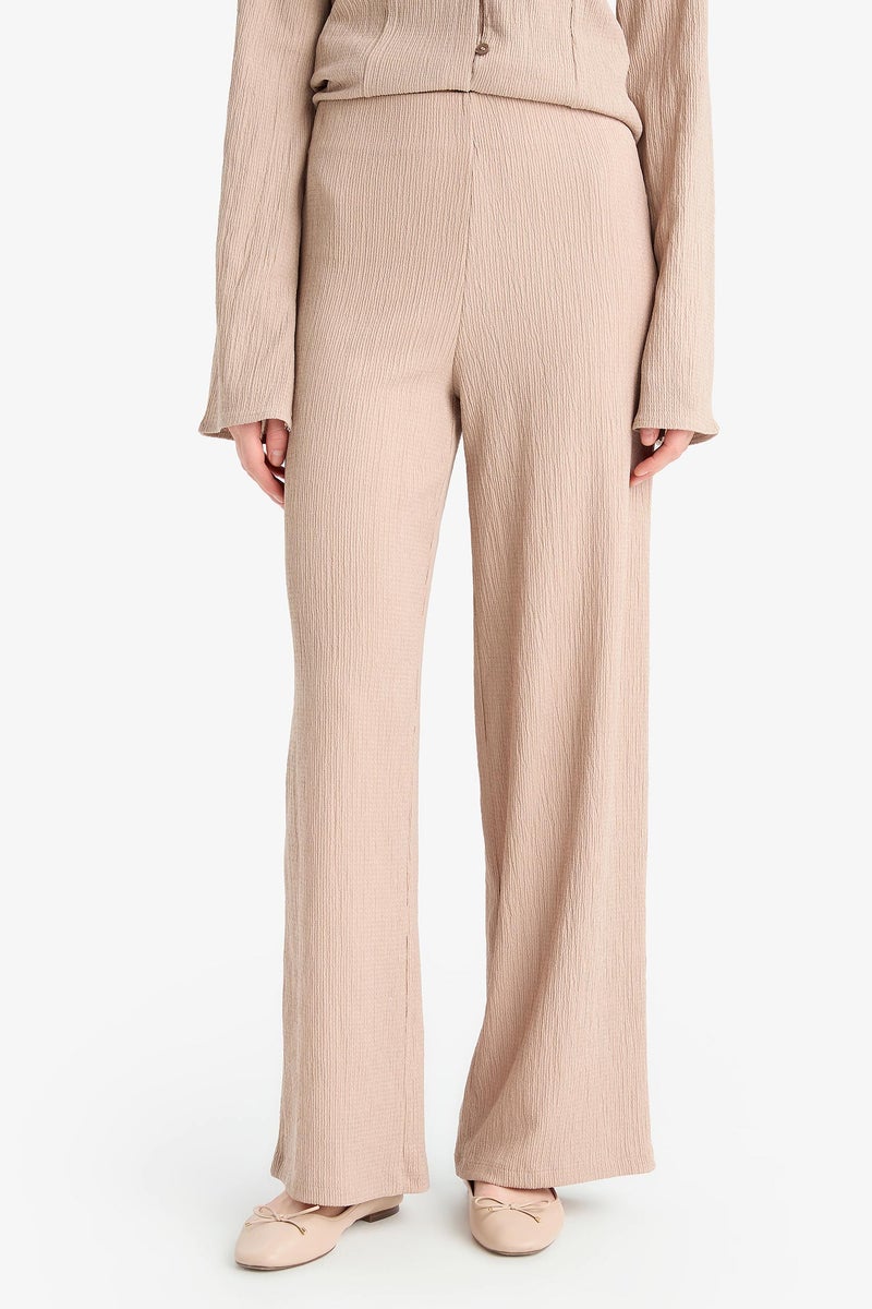 Woman Wide Leg Crinkle Trousers