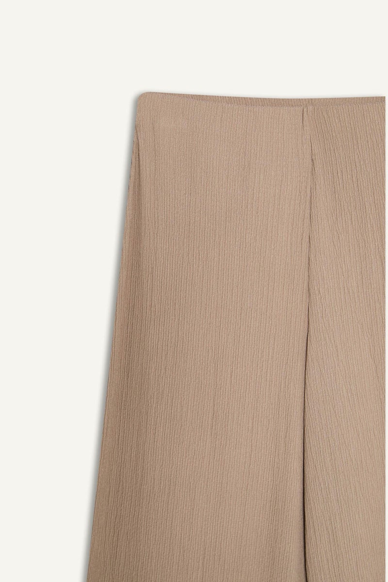 Woman Wide Leg Crinkle Trousers