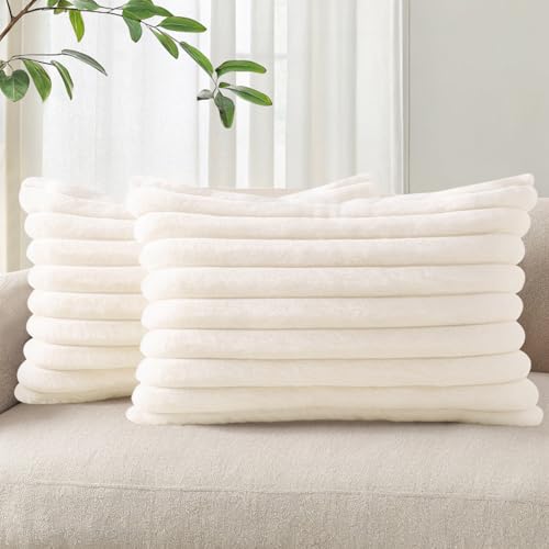 أغطية وسائد لومبار من الفرو الصناعي باللون الكريمي الأبيض 12x20 مجموعة من 2