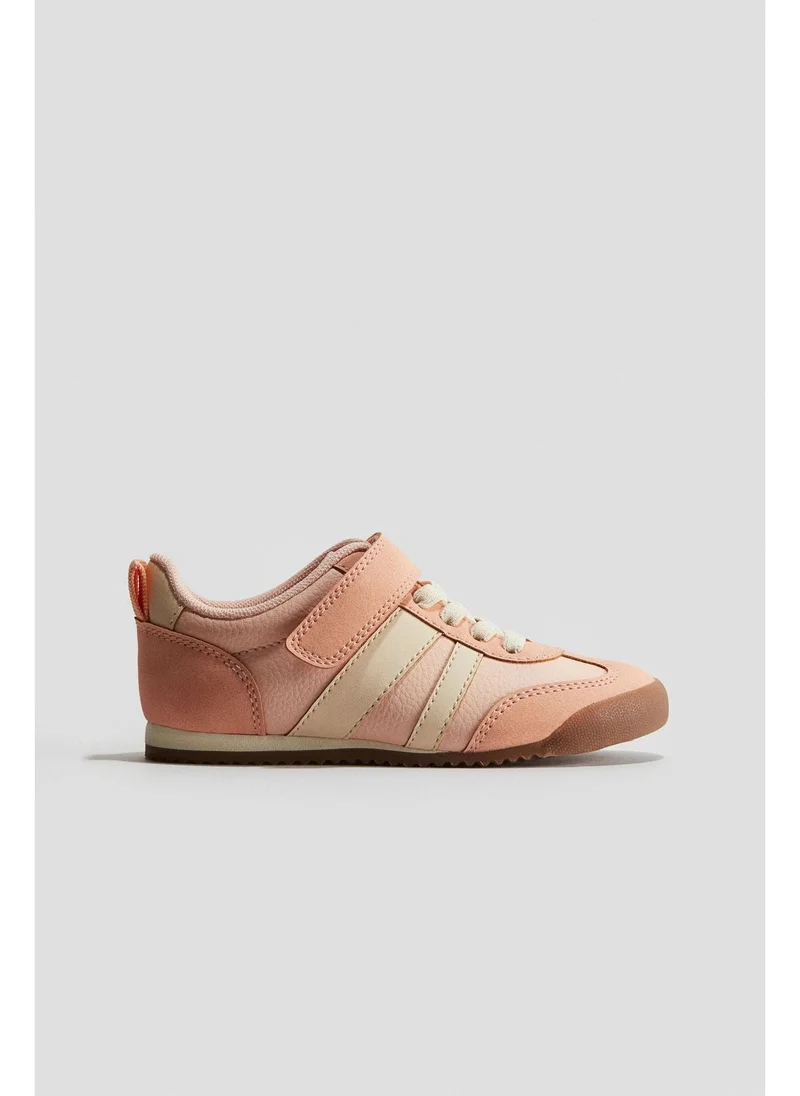 اتش اند ام Trainers