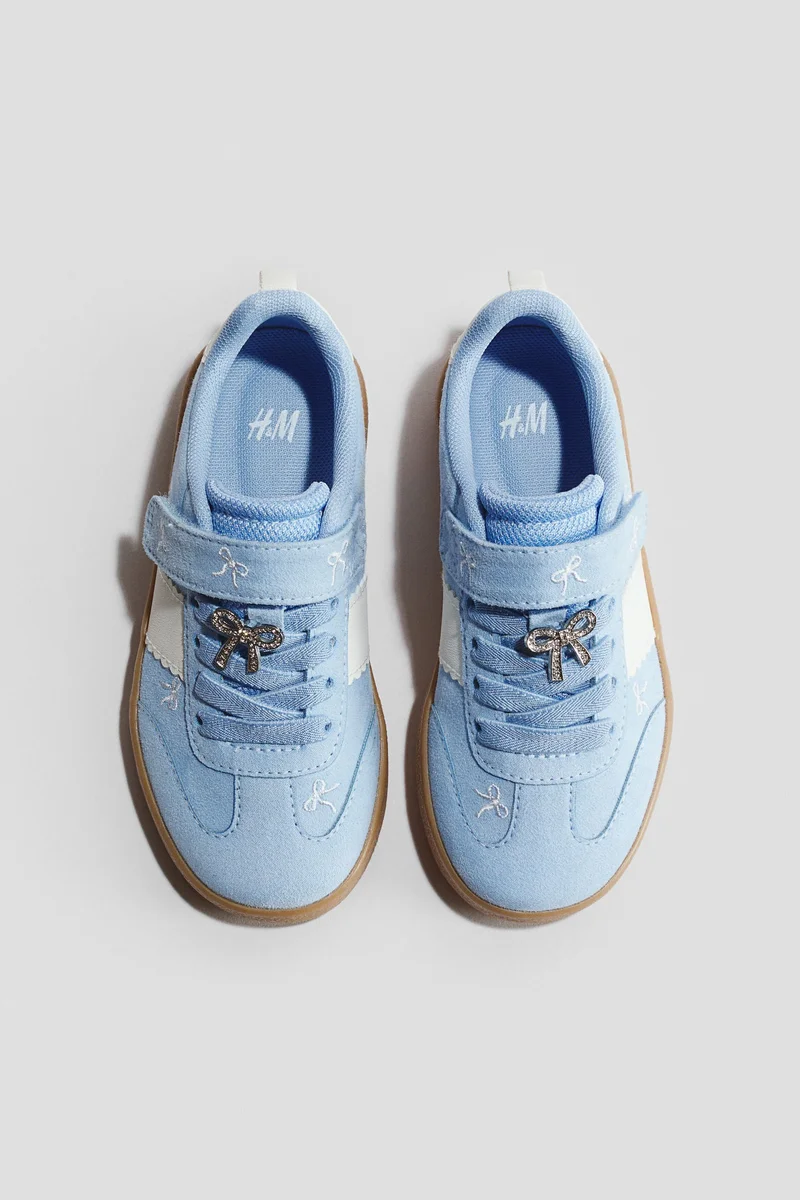 اتش اند ام حذاء رياضي