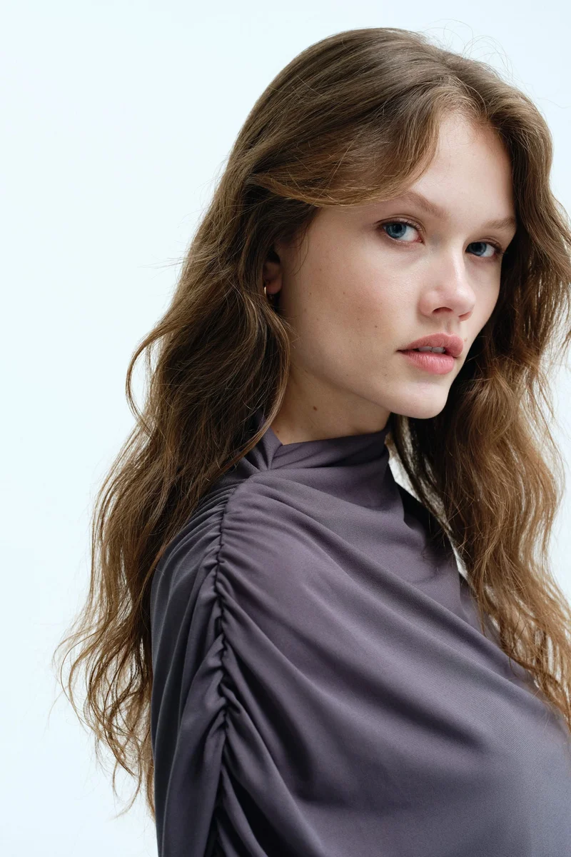 H&M One-sleeve turtleneck top