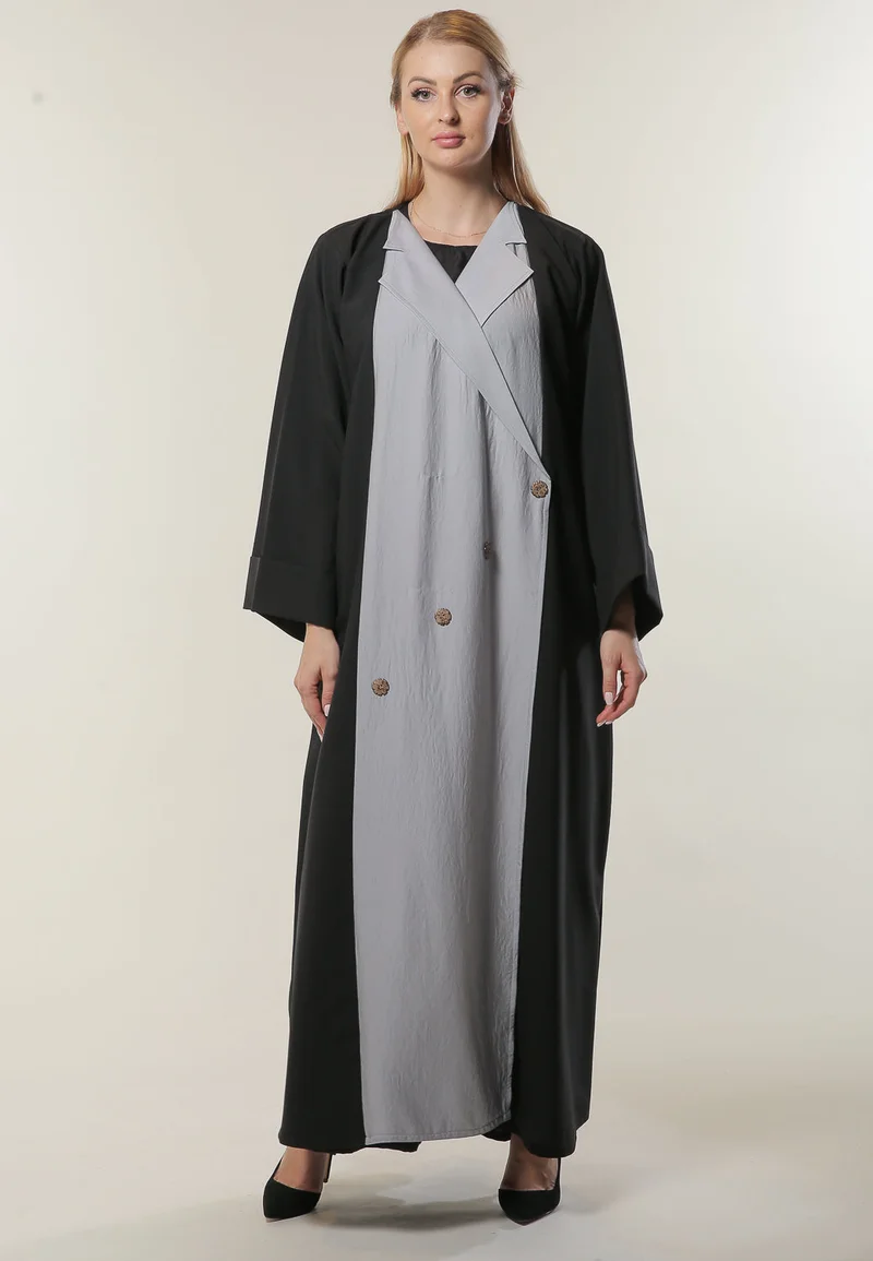 Moistreet Button Detailed Abaya